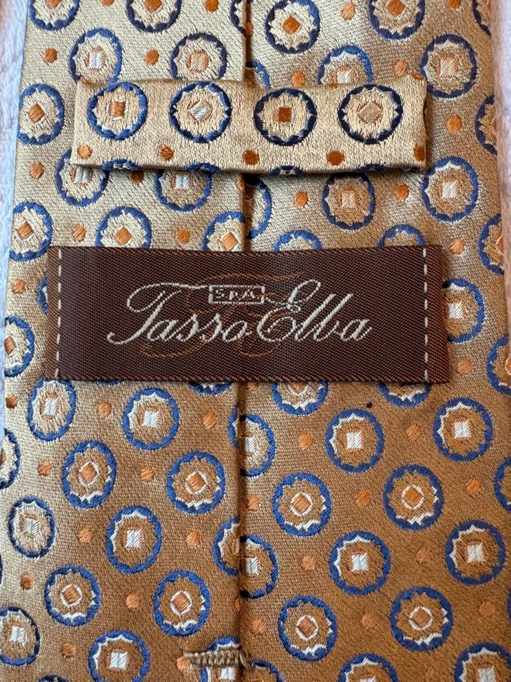 Tasso Elba 100% Silk Vintage Geometric Medallion Men's Tie Gold